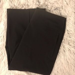 Lucy Pocket Capri Legging Size M